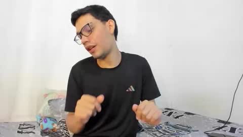 juansuarez204 online show from March 24, 2026, 11:21 pm