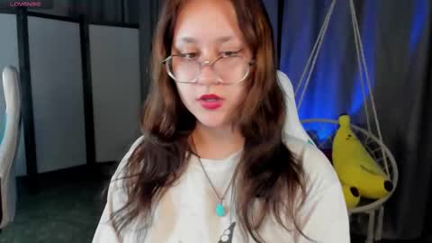 JudithSilvia online show from December 2, 2025, 9:58 am