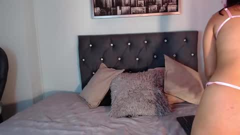 Snapshot of judyhopps_ chatting on December 18, 2025, 3:23 am JUDY online show from December 18, 2025, 3:23 am