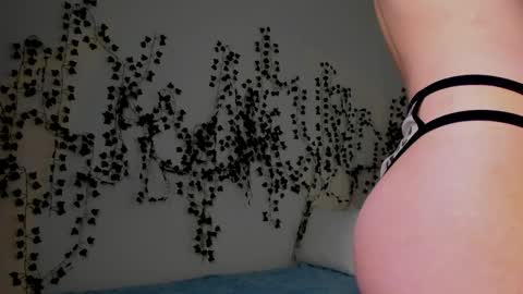 Snapshot of judymiles chatting on October 17, 2025, 2:04 am Angelica online show from October 17, 2025, 2:04 am