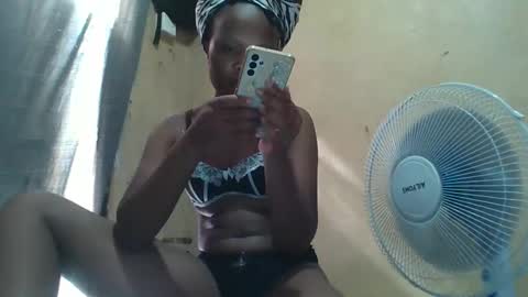 Snapshot of juice_petite3 chatting on January 27, 2025, 12:48 pm juice_petite3 online show from January 27, 2025, 12:48 pm