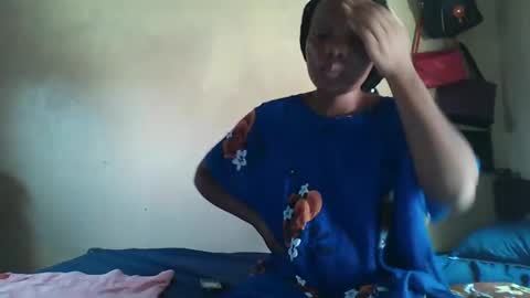 Snapshot of juice_petite3 chatting on February 5, 2025, 9:15 am juice_petite3 online show from February 5, 2025, 9:15 am