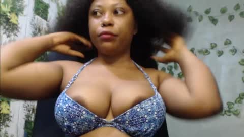 Snapshot of juicy_gold22 chatting on December 7, 2024, 9:17 am Mariagold online show from December 7, 2024, 9:17 am