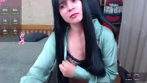 juicy_jesss online show from December 5, 2025, 8:05 pm