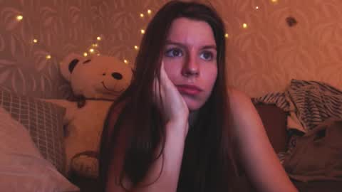 laura online show from September 24, 2025, 2:42 pm