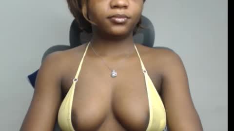 Snapshot of juicy_plumx chatting on October 27, 2025, 8:18 am Wet Baddie online show from October 27, 2025, 8:18 am