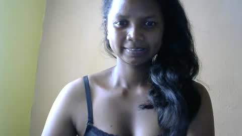 Snapshot of juicy_pretty chatting on February 4, 2025, 10:43 am stellah online show from February 4, 2025, 10:43 am