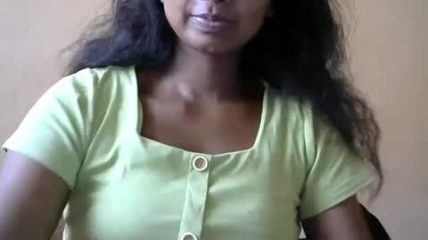 Snapshot of juicy_pretty chatting on March 5, 2025, 8:21 am stellah online show from March 5, 2025, 8:21 am