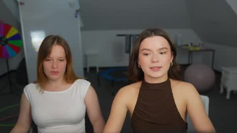 Snapshot of juicy_secrets_054 chatting on April 24, 2026, 2:52 pm Elza online show from April 24, 2026, 2:52 pm