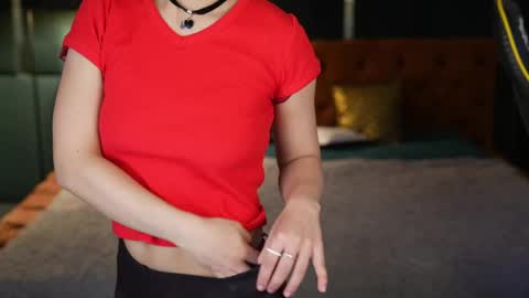 Snapshot of juicy_secrets_054 chatting on May 2, 2026, 7:02 am Elza online show from May 2, 2026, 7:02 am