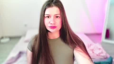 Snapshot of juicyhelenx chatting on June 20, 2026, 7:44 am Elena online show from June 20, 2026, 7:44 am