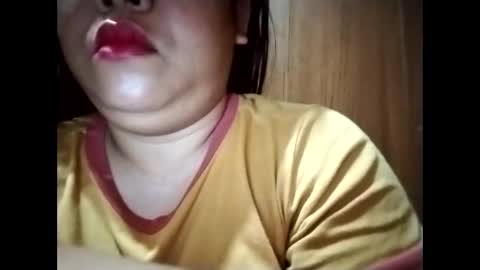 juicyliscioux26 online show from May 4, 2026, 8:27 pm