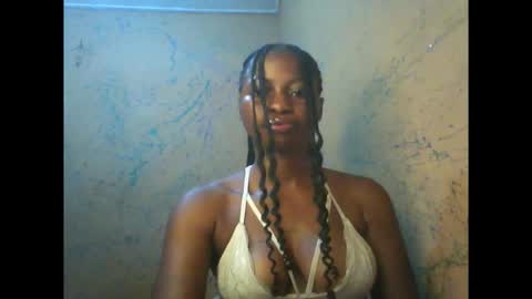 juicypiexx online show from November 10, 2025, 11:37 pm
