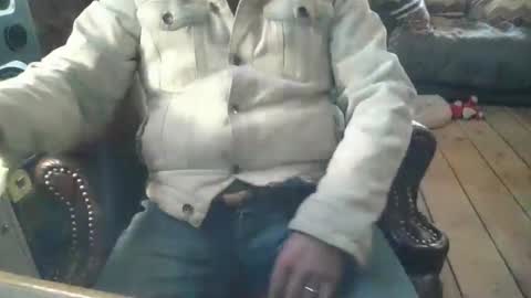 Snapshot of juicypit chatting on December 4, 2024, 5:00 pm Greg online show from December 4, 2024, 5:00 pm