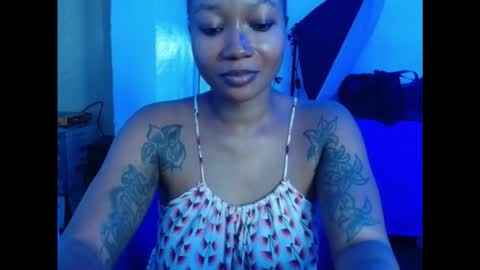 juicyxpink online show from December 16, 2025, 2:44 pm