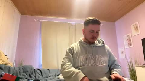 Snapshot of jules0612 chatting on February 20, 2025, 11:31 am jules0612 online show from February 20, 2025, 11:31 am