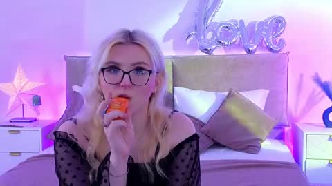 Snapshot of jules_nightt chatting on May 3, 2026, 9:10 pm Jules Nightt online show from May 3, 2026, 9:10 pm