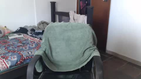 Snapshot of julfigo chatting on July 15, 2026, 5:07 pm Julfigo online show from July 15, 2026, 5:07 pm