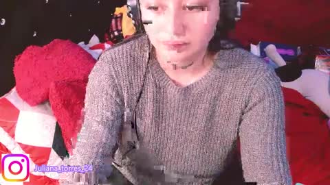 Snapshot of juli_69 chatting on December 16, 2024, 1:53 am Juliana Torres online show from December 16, 2024, 1:53 am