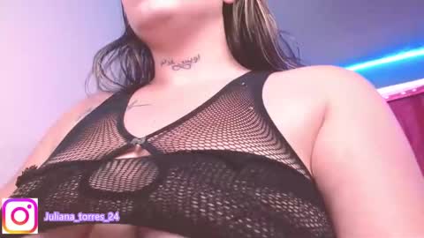 Snapshot of juli_69 chatting on December 16, 2024, 10:24 pm Juliana Torres online show from December 16, 2024, 10:24 pm