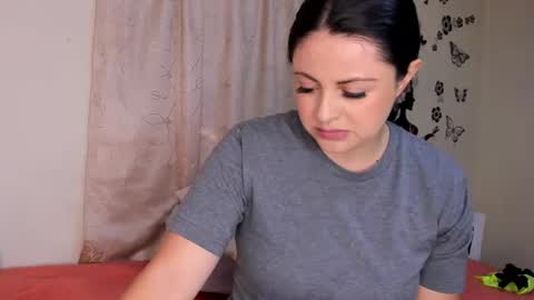 Juli online show from March 11, 2025, 5:35 pm