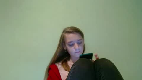 Snapshot of juli_etta chatting on December 3, 2024, 5:55 pm Julietta online show from December 3, 2024, 5:55 pm