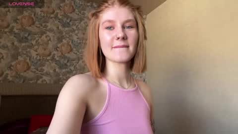 Snapshot of juli_ginger chatting on June 1, 2026, 5:42 am Julia online show from June 1, 2026, 5:42 am