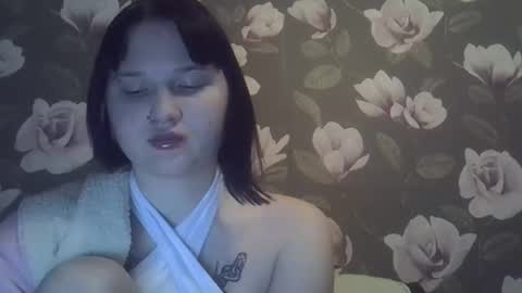 Snapshot of julia1605 chatting on February 22, 2026, 7:01 pm julia1605 online show from February 22, 2026, 7:01 pm