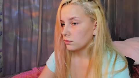 julia__bunny online show from December 14, 2024, 1:28 am