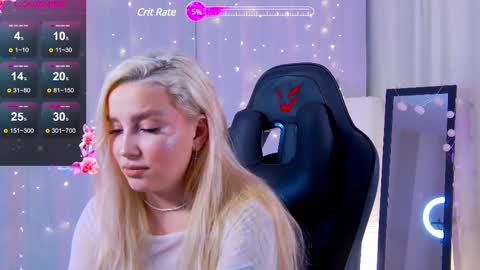 julia__bunny online show from December 15, 2024, 8:04 pm