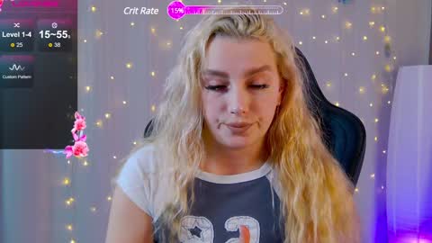 julia__bunny online show from January 14, 2025, 6:49 pm