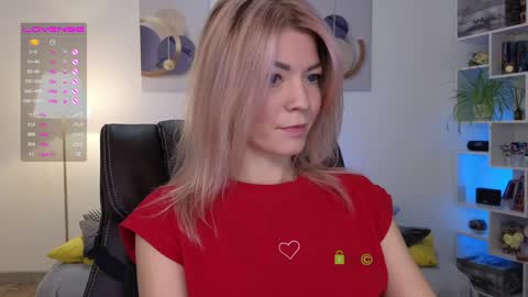 Cute online show from January 29, 2025, 5:13 pm