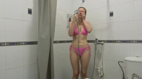 julia_giulia online show from November 10, 2025, 3:38 am