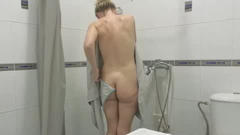 julia_giulia online show from November 30, 2025, 3:32 am