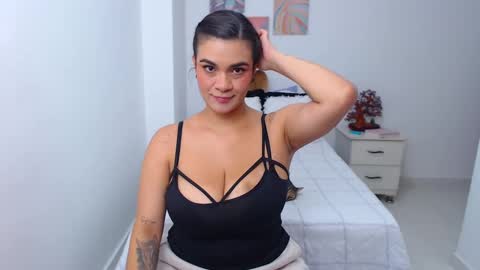 Snapshot of julia_gray_ chatting on February 9, 2025, 6:47 pm julia online show from February 9, 2025, 6:47 pm