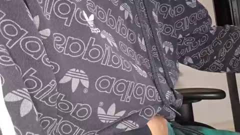 julia_official online show from September 29, 2025, 4:50 am