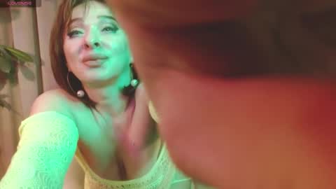 Julia online show from October 12, 2025, 5:45 pm