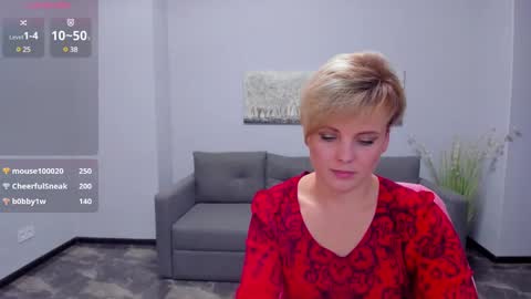 Julia online show from January 22, 2025, 4:44 pm