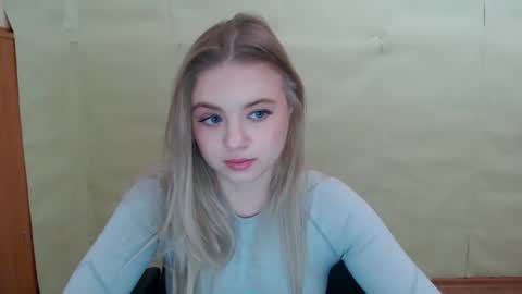 juliacrazy_ online show from December 2, 2024, 5:59 am