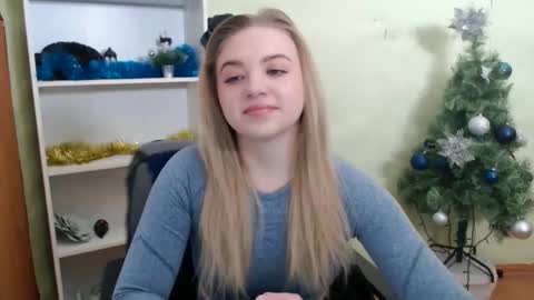 juliacrazy_ online show from January 19, 2025, 5:58 am