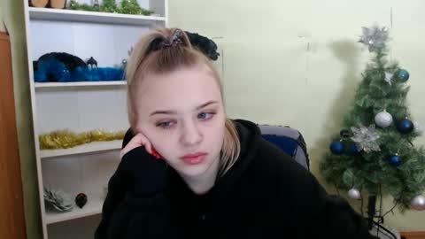 juliacrazy_ online show from January 25, 2025, 6:12 am
