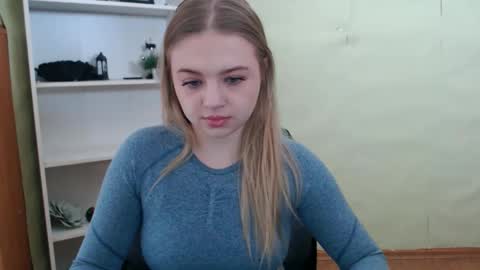 juliacrazy_ online show from February 8, 2025, 6:22 am