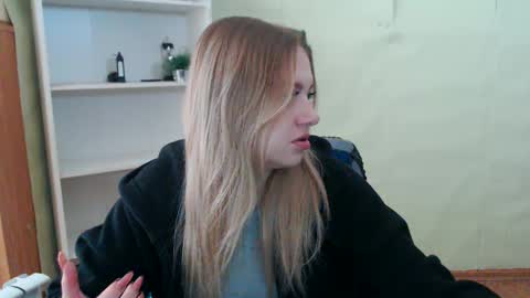 juliacrazy_ online show from February 21, 2025, 6:40 am