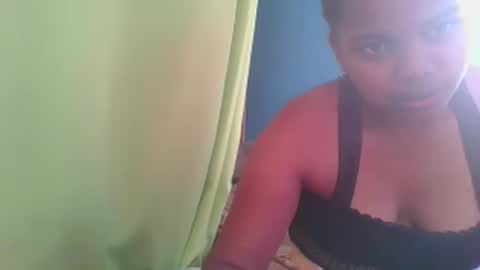 juliah02 online show from January 28, 2025, 5:11 am