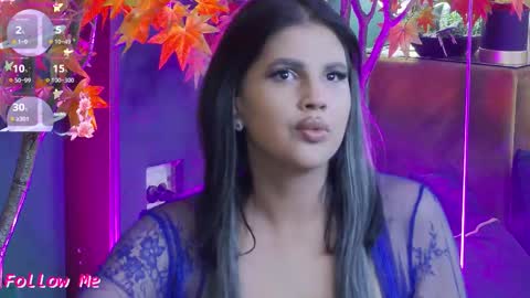Julia online show from September 16, 2025, 9:27 pm