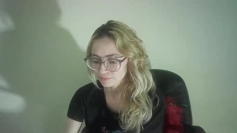 JuliaMack online show from January 2, 2025, 8:35 pm