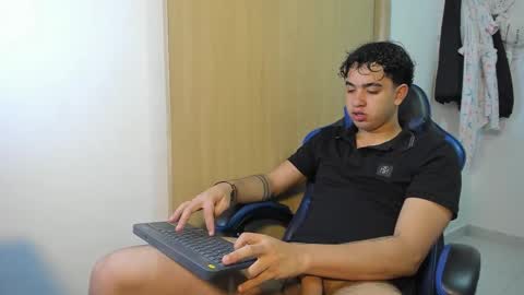 julian billy online show from November 3, 2025, 9:16 pm