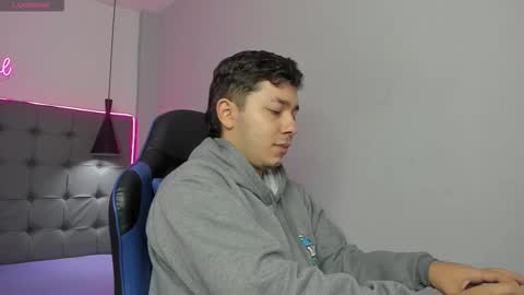 Snapshot of julian_smith21 chatting on February 27, 2026, 12:27 pm julian_smith21 online show from February 27, 2026, 12:27 pm