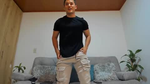 julian_wallace online show from December 11, 2024, 12:12 am