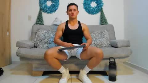 julian_wallace online show from December 31, 2024, 3:34 am